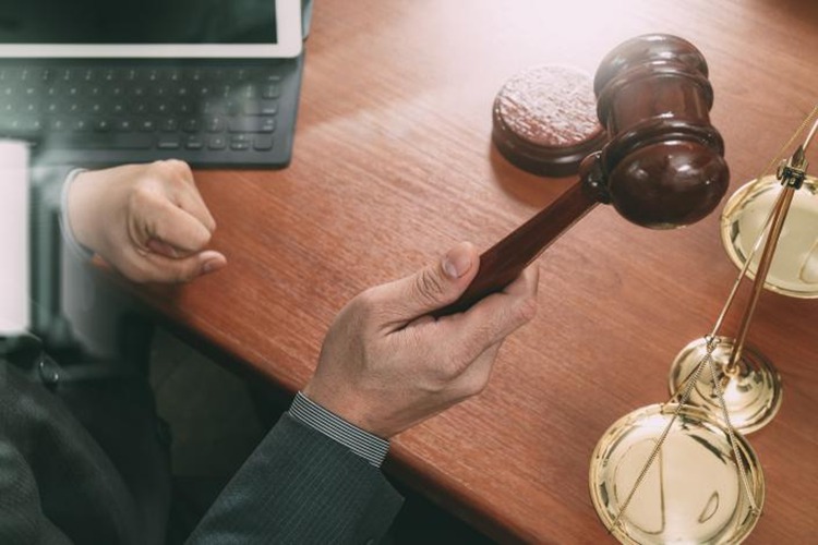 提供公司账户用于电信诈骗资金流转，冠领律师依法辩护助嫌疑人成功缓刑