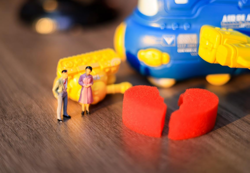 离婚调解成功，冠领律师为女方争取到70%房产份额与抚养权-1